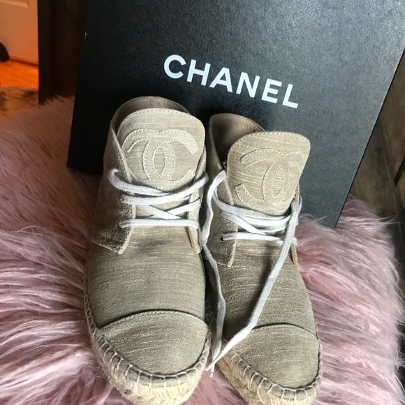 CHANEL Shoes - SOLD!Chanel Sneakers shoes 38 8 ankle hi top